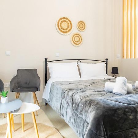P&K Luxury Apartments 3 Каламата Екстериор снимка