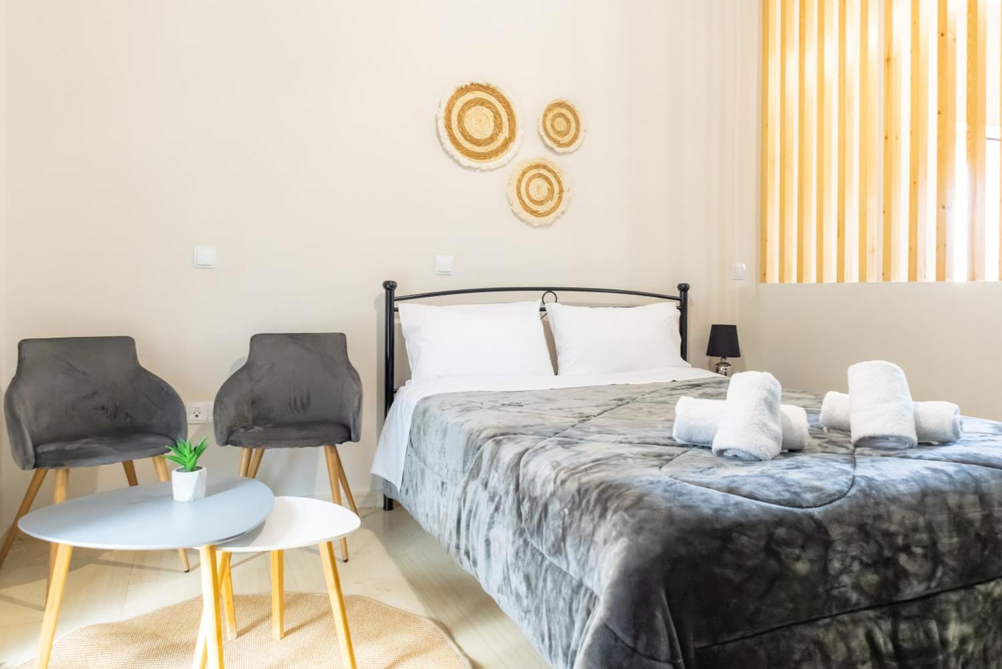 P&K Luxury Apartments 3 Каламата Екстериор снимка