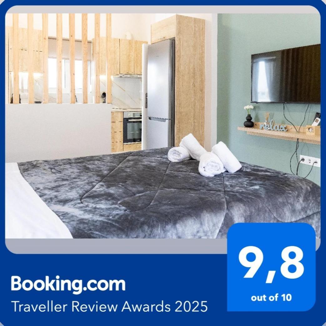 P&K Luxury Apartments 3 Каламата Екстериор снимка